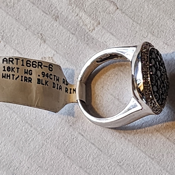 10k karat white gold black and clear diamond ring size 6 retails for ove… - Picture 4 of 7